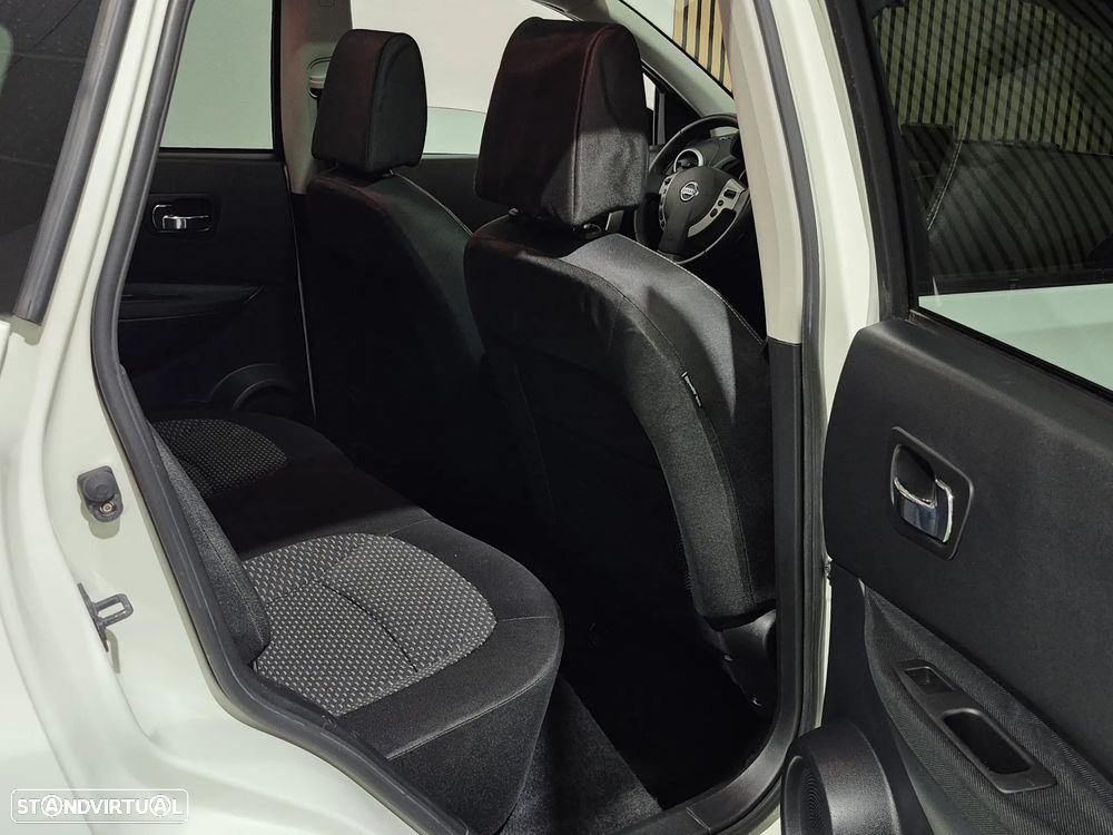 Nissan Qashqai 1.6 Tekna Premium 17 - 21