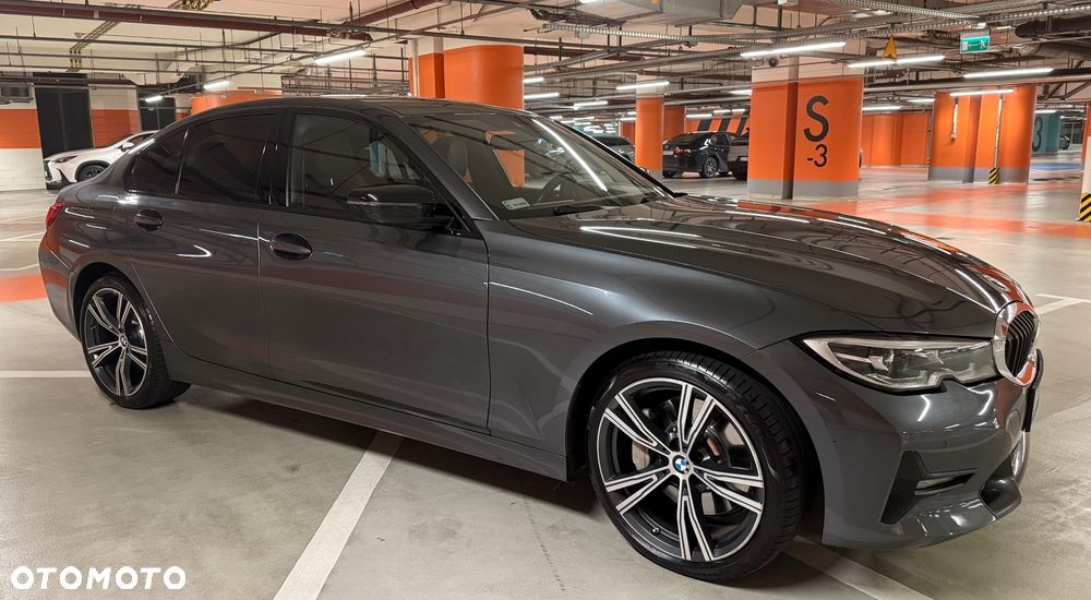 BMW Seria 3 330i Sport Line - 28