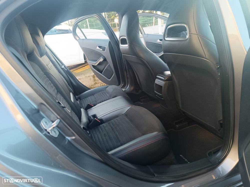 Mercedes-Benz A 180 d 7G-DCT AMG Line - 16