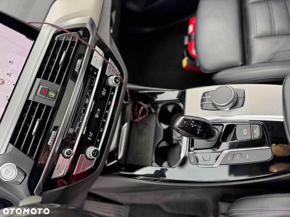 BMW X3 xDrive30i GPF Luxury Line - 8