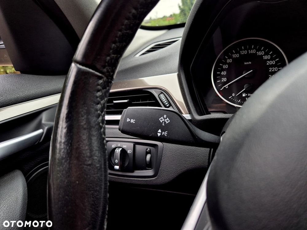 BMW X1 sDrive18d xLine - 19
