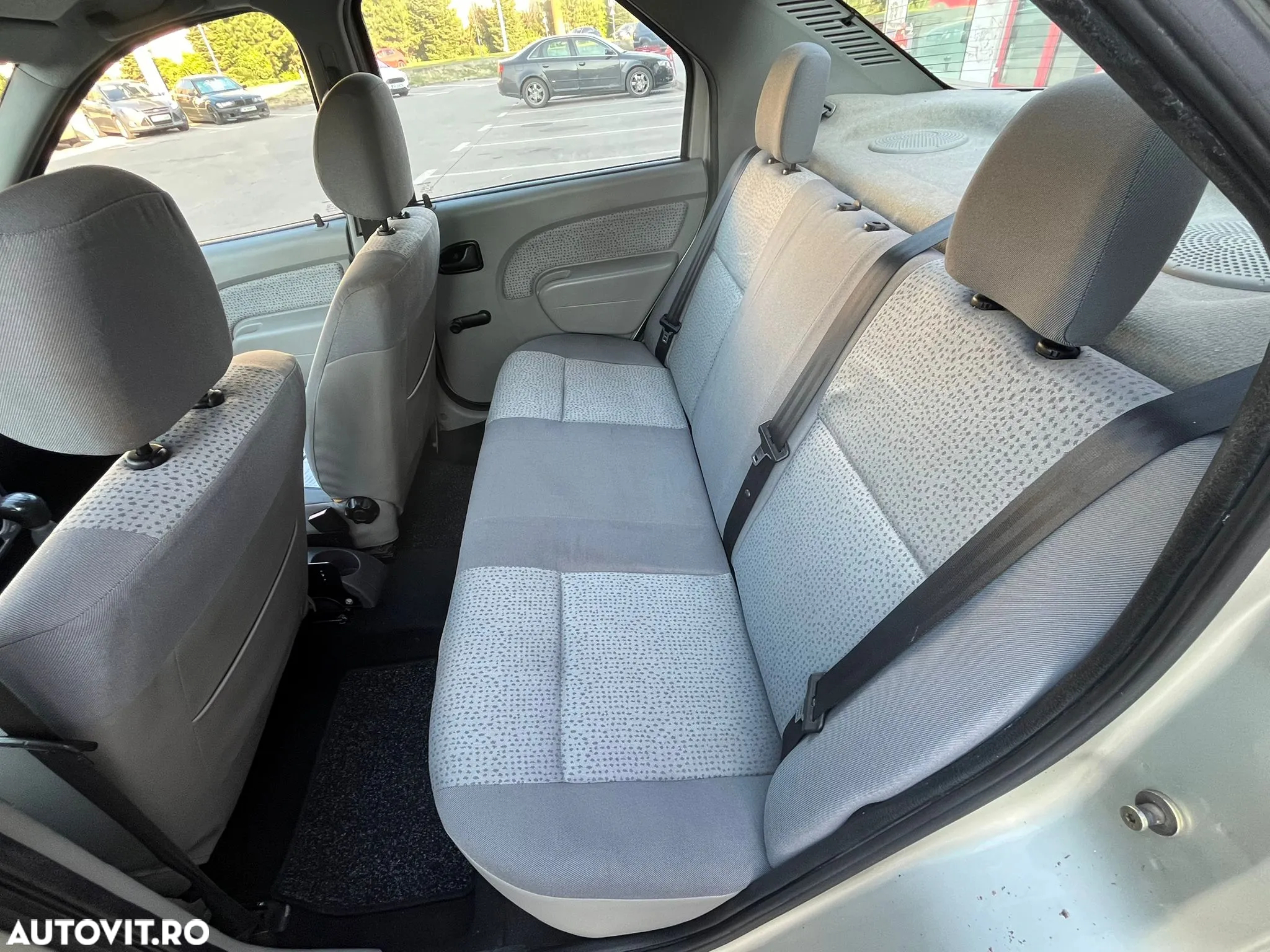Dacia Logan 1.6 MPI Laureate - 8