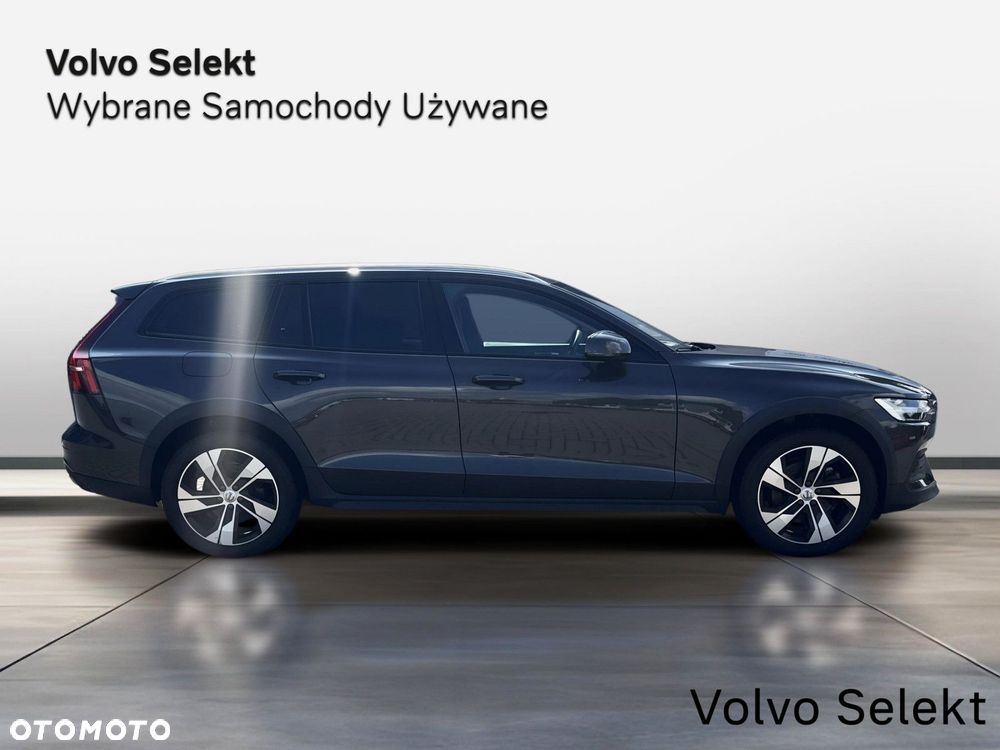 Volvo V60 Cross Country - 7