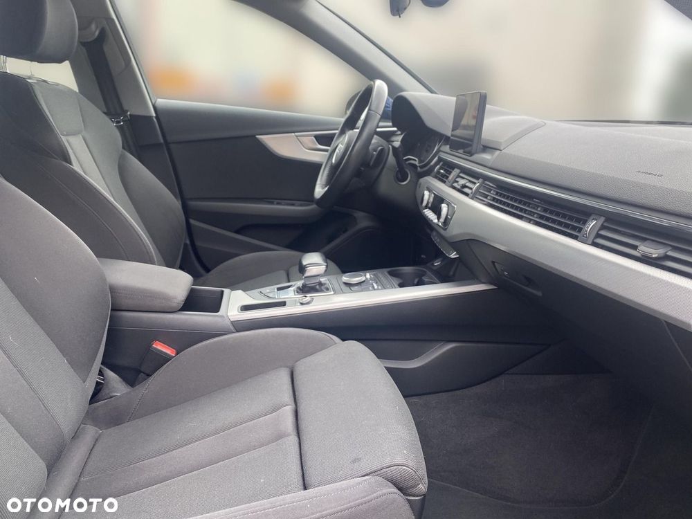 Audi A4 Limousine - 15