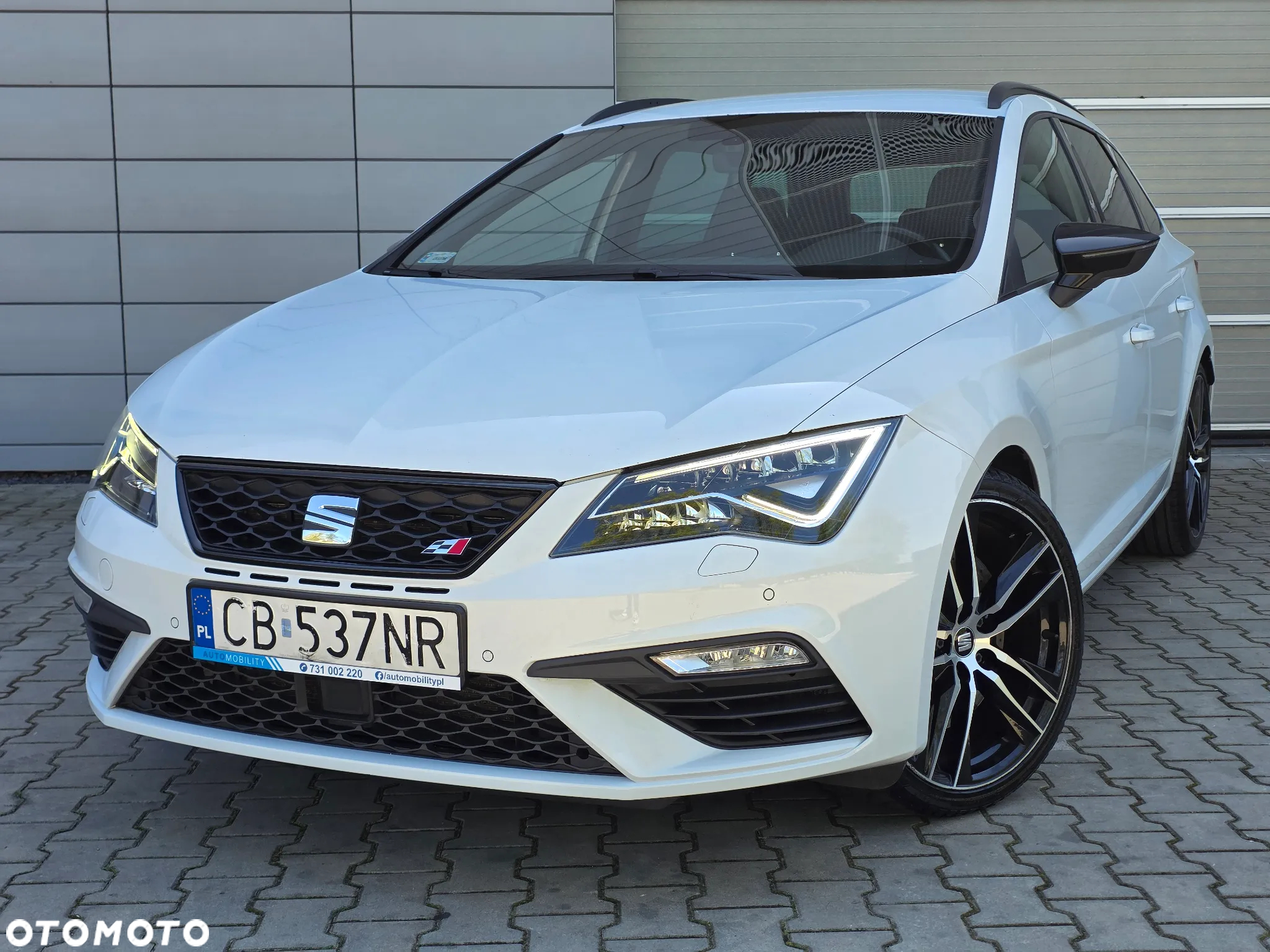 Seat Leon ST 2.0 TSI Start&Stop DSG Cupra 300 - 2
