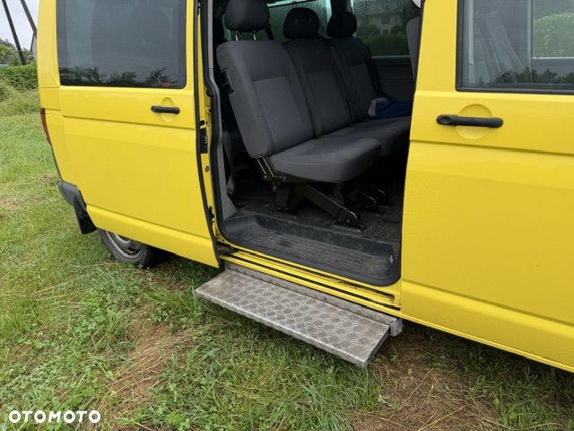 Volkswagen Caravelle - 12