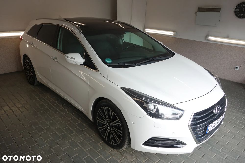 Hyundai i40 1.7 CRDi Comfort DCT - 1