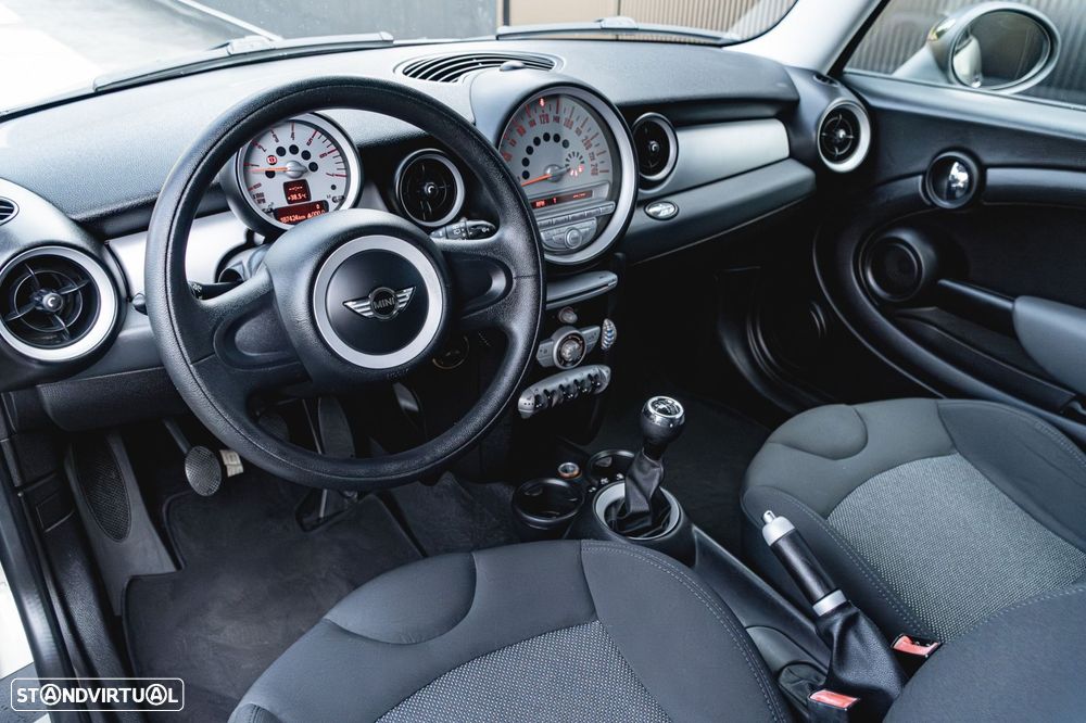 MINI Clubman Cooper D - 8