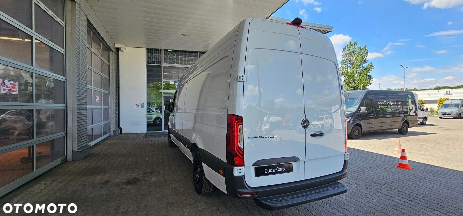 Mercedes-Benz Sprinter eSprinter 320 furgon długi PRO - 9