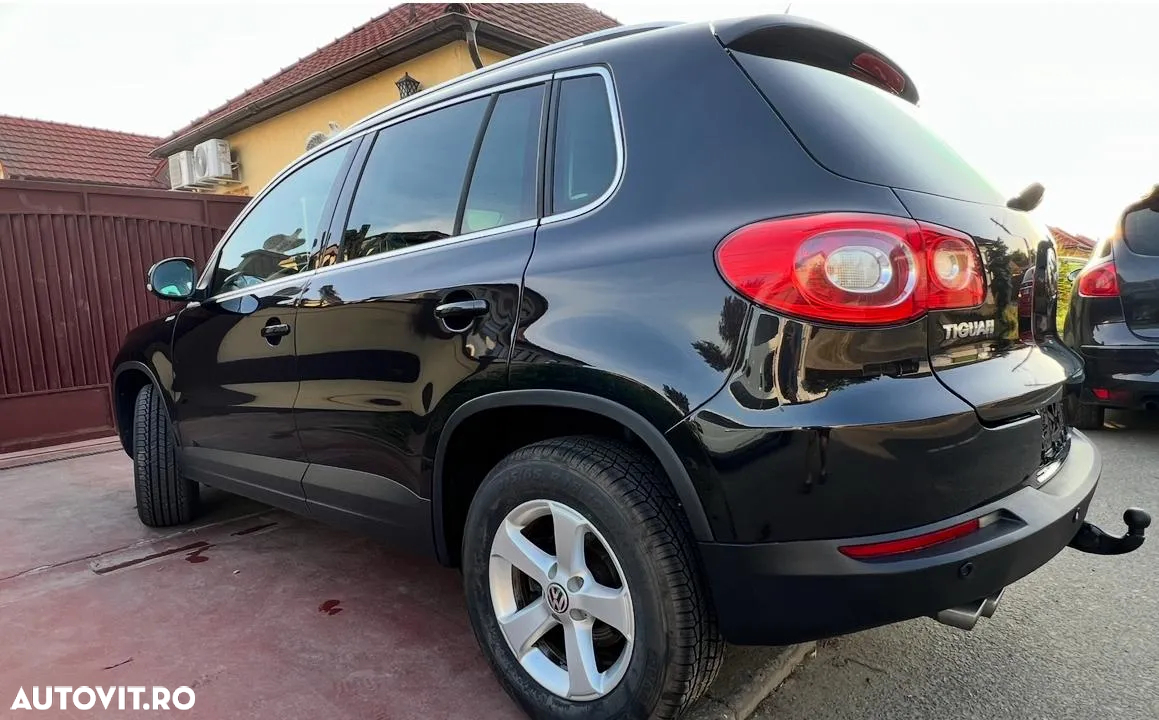 Volkswagen Tiguan 2.0 TDI 4Motion Track & Field - 4