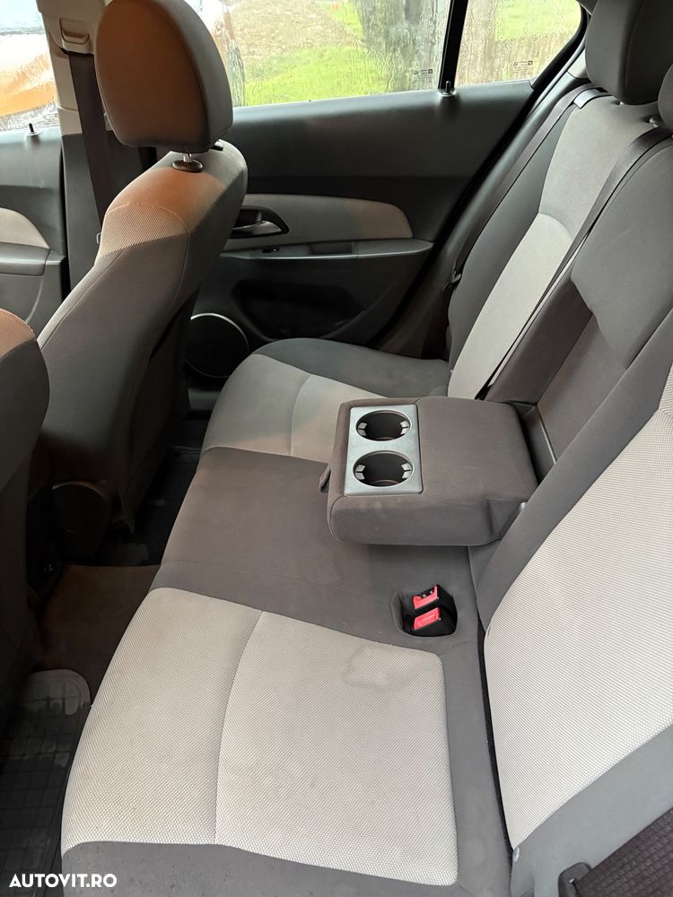 Chevrolet Cruze 1.6 LS Plus G2 - 8