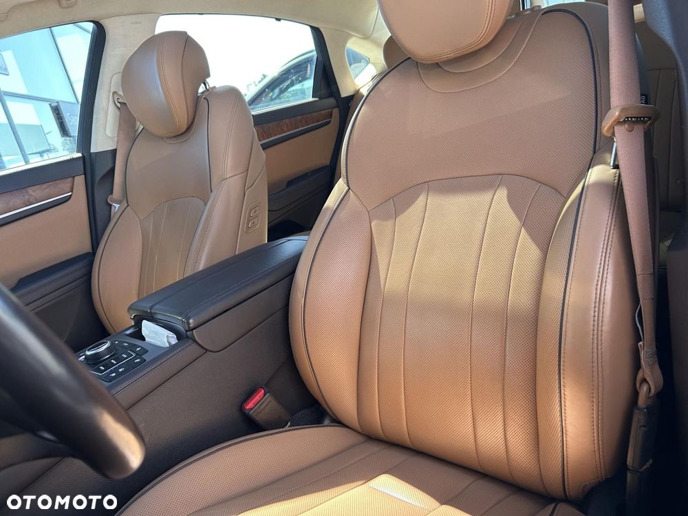 Hyundai Genesis - 17
