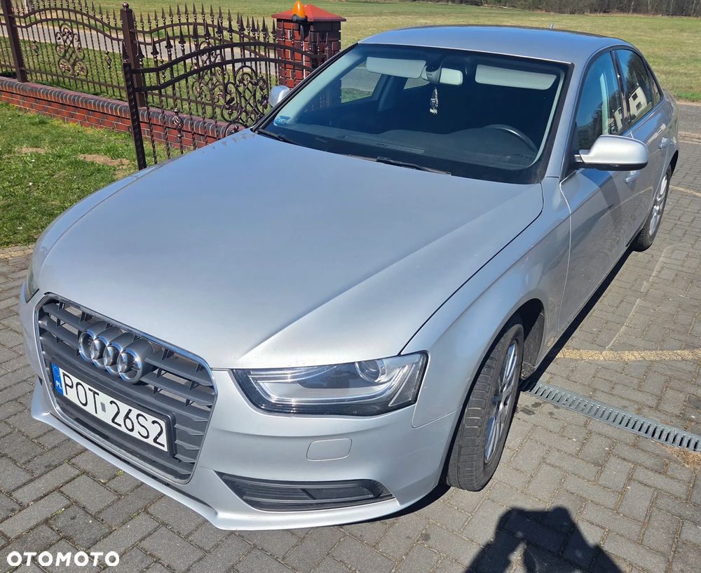 Audi A4 Limousine 2.0 TDI DPF multitronic Ambiente - 9