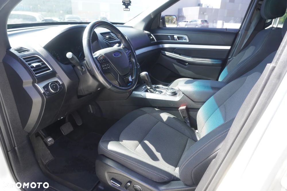 Ford Explorer - 8