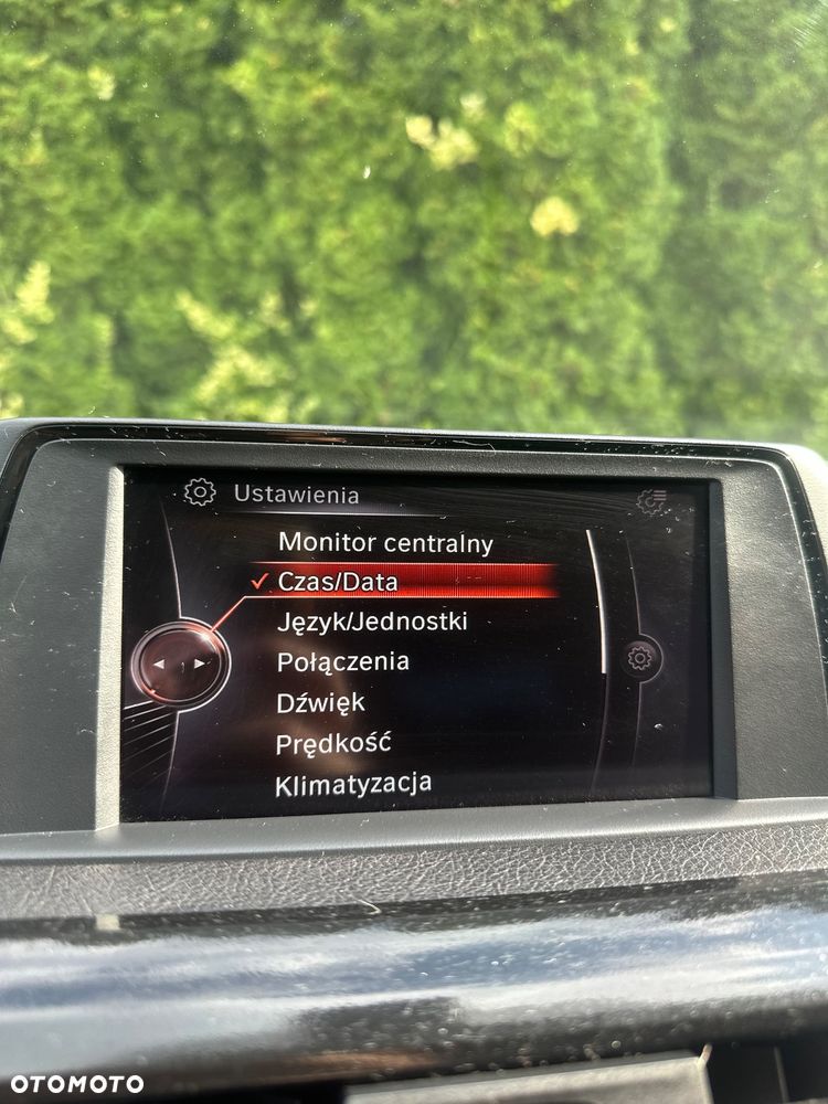 BMW Seria 3 318i - 26