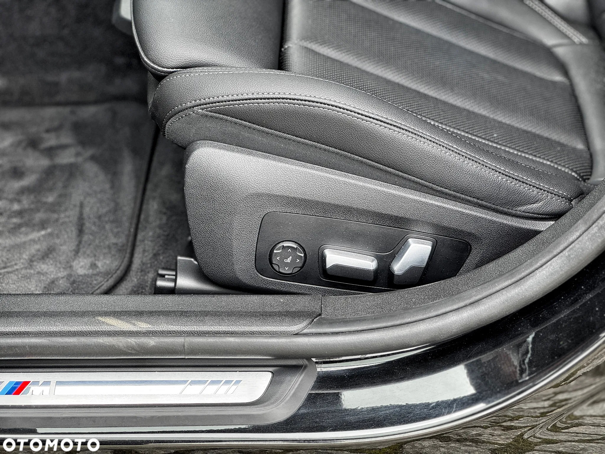 BMW Seria 3 330e xDrive M Sport sport - 19