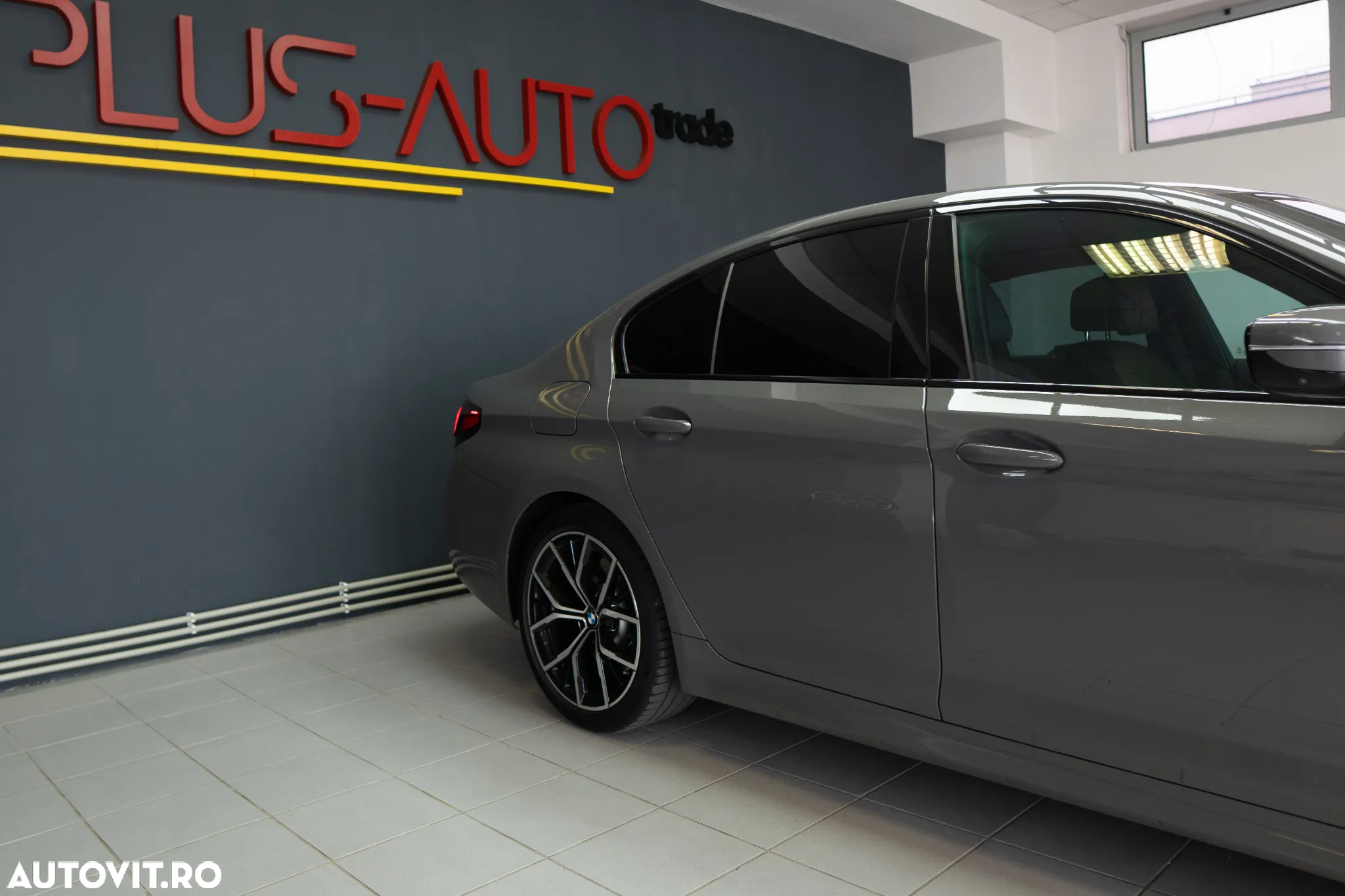 BMW Seria 5 530d xDrive AT MHEV - 6