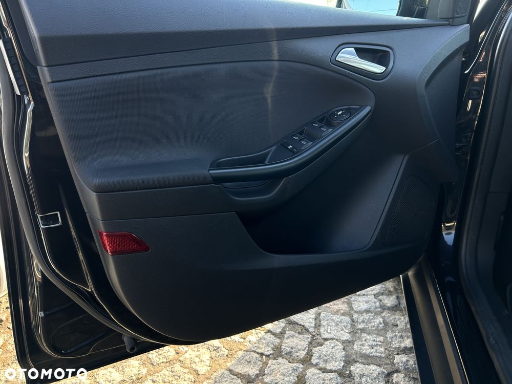 Ford Focus 1.6 EcoBoost Start-Stopp-System Champions Edition - 10