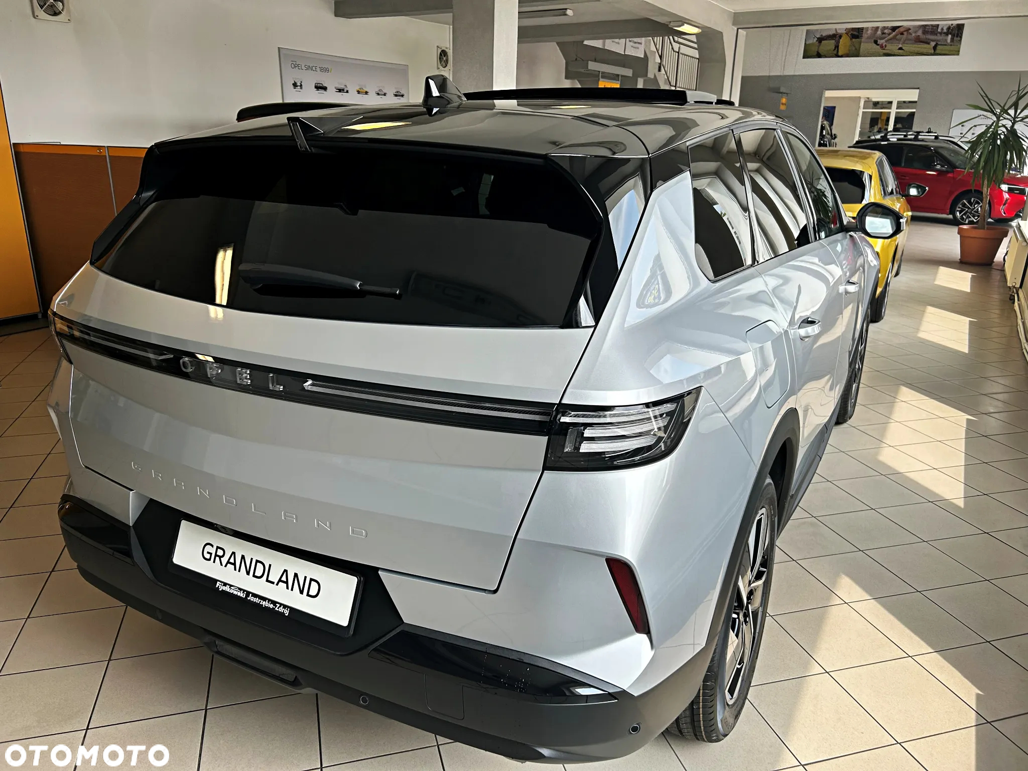 Opel Grandland 1.2 T mHEV GS S&S eDTC6 - 4