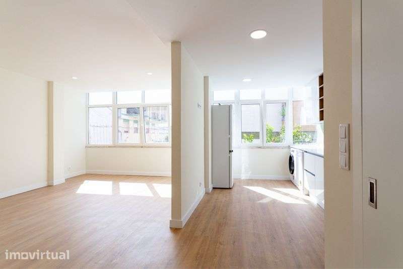 Apartamento T2 Renovado - Grande imagem: 2/12