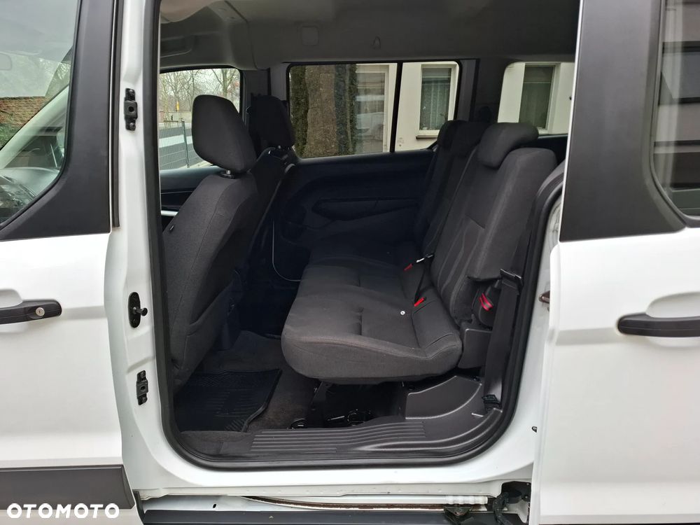 Ford Tourneo Connect - 13