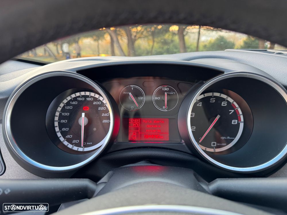 Alfa Romeo Giulietta 1.4 T M-air Distinctive - 18