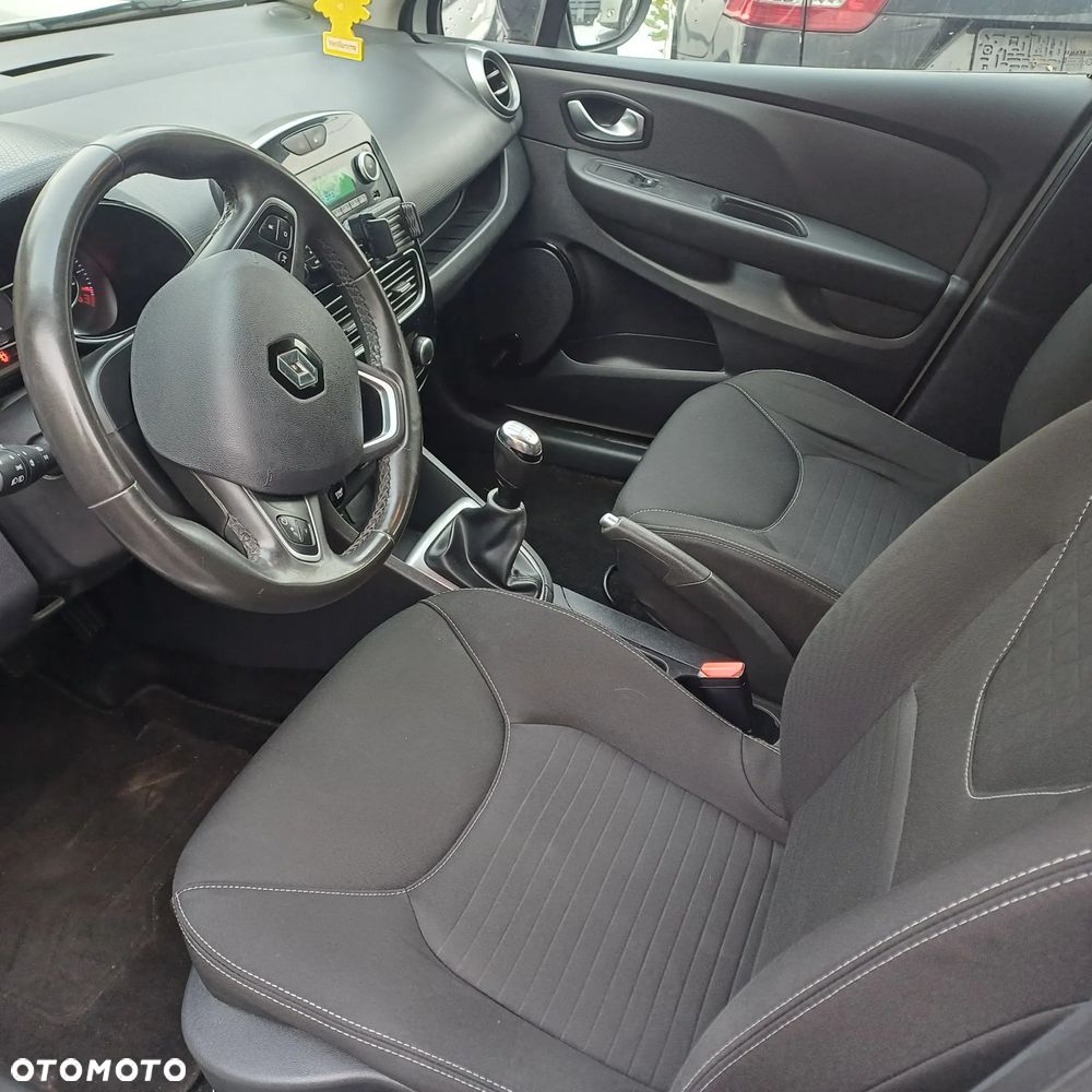 Renault Clio 1.2 16V 75 LIMITED - 17