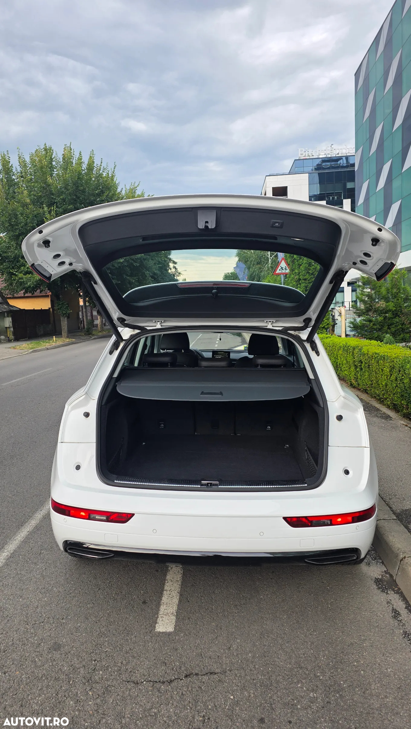 Audi Q5 2.0 40 TDI quattro S tronic Design - 8