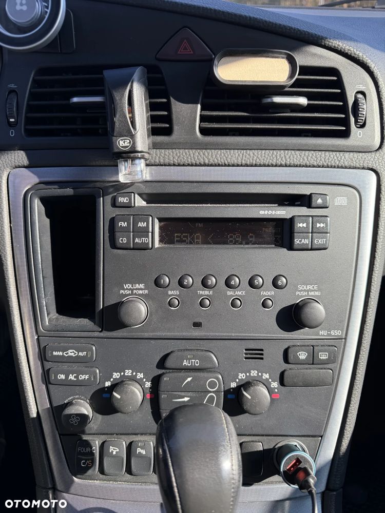 Volvo S60 2.5T Momentum - 18