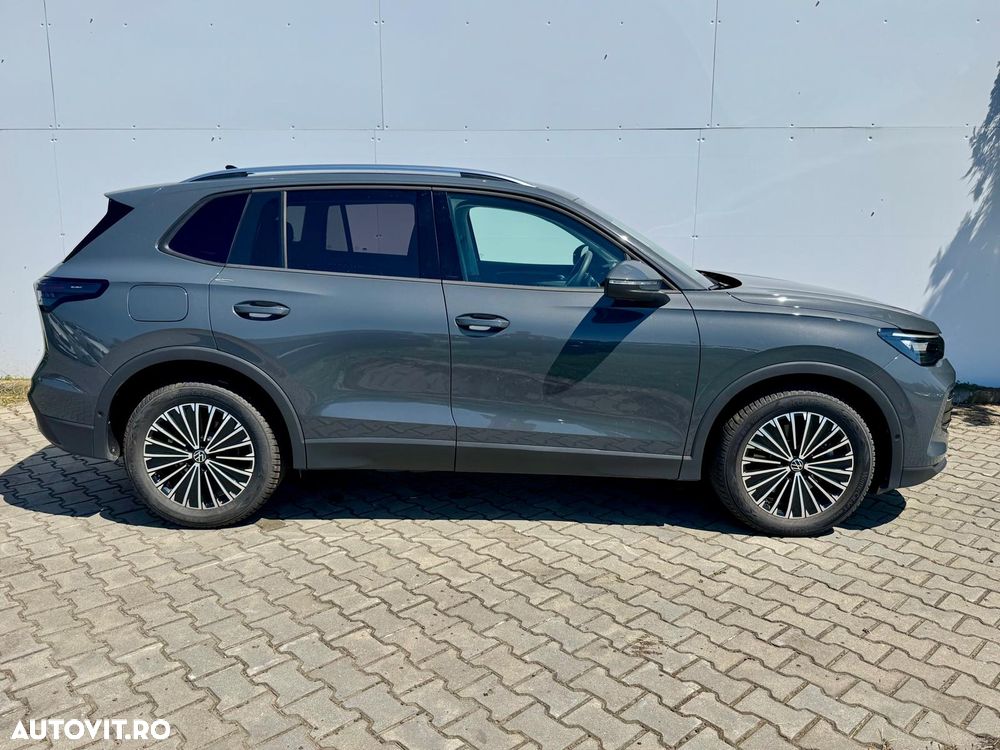 Volkswagen Tiguan - 8