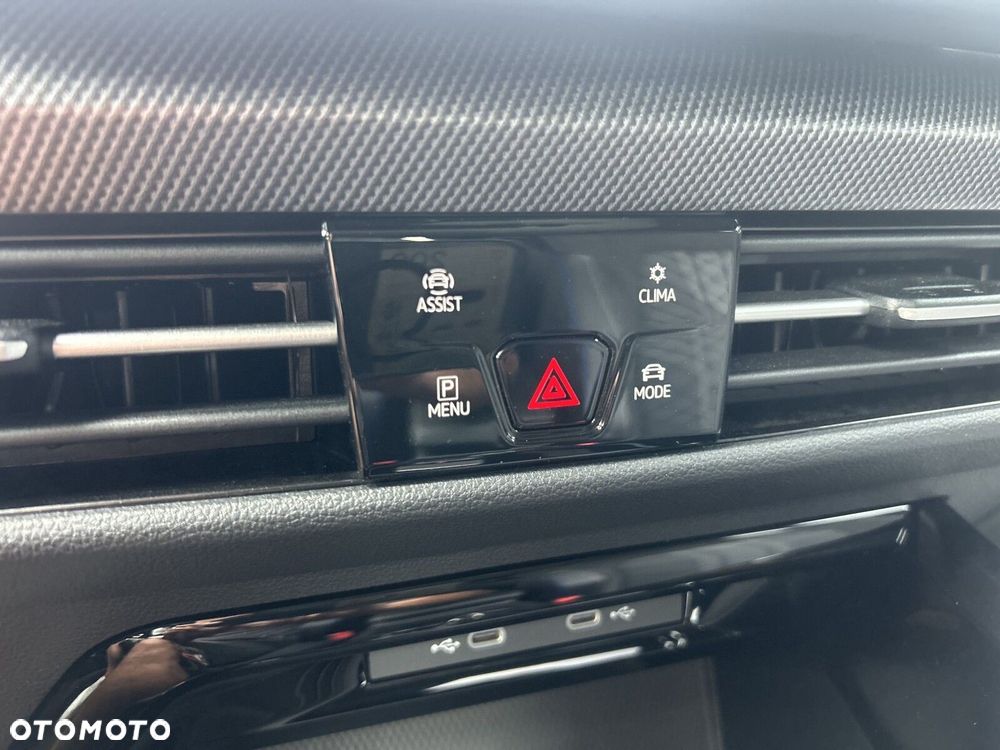 Volkswagen Golf Variant 1.5 eTSI mHEV R-Line Plus DSG - 29