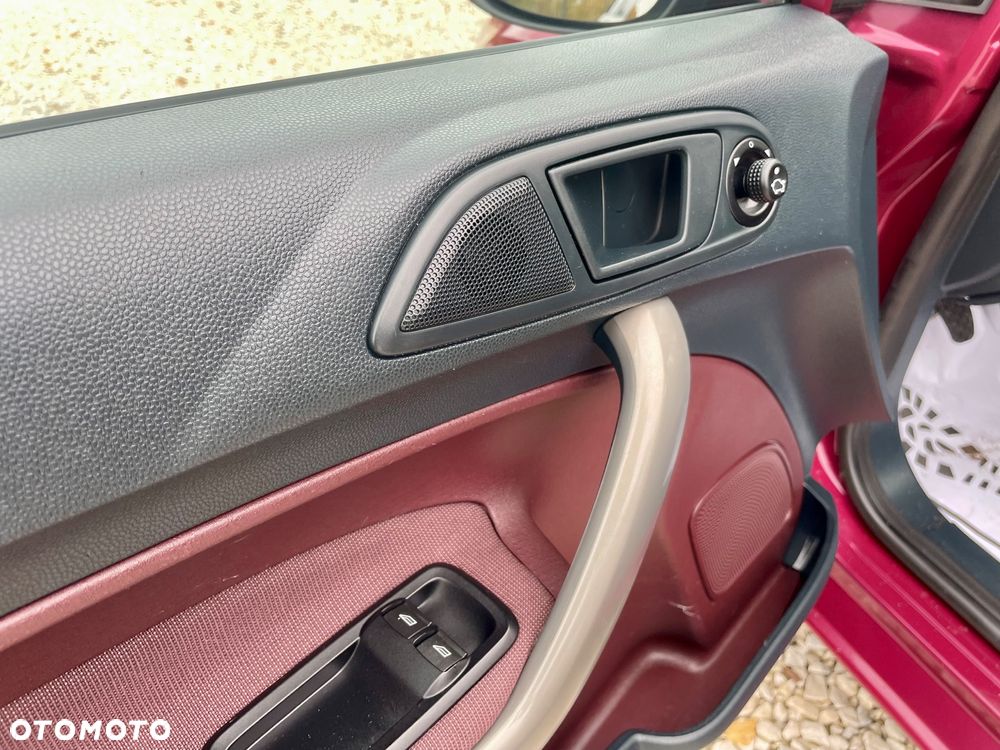 Ford Fiesta 1.25 Celebration - 24