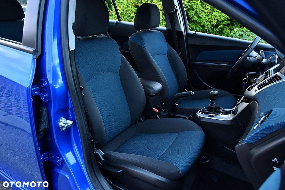 Chevrolet Cruze 1.8 LS+ - 30
