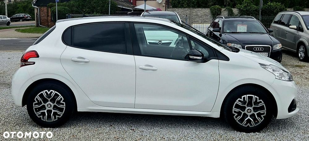 Peugeot 208 1.6 BlueHDi Allure S&S - 27