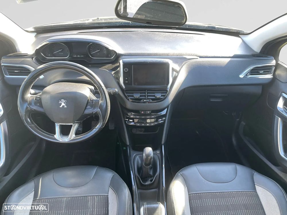 Peugeot 2008 1.2 PureTech Allure - 11