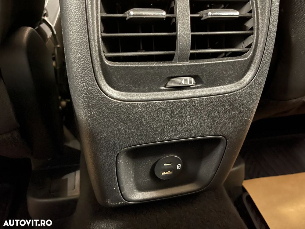 Ford Kuga 2.0 EcoBlue A8 AWD Titanium - 27