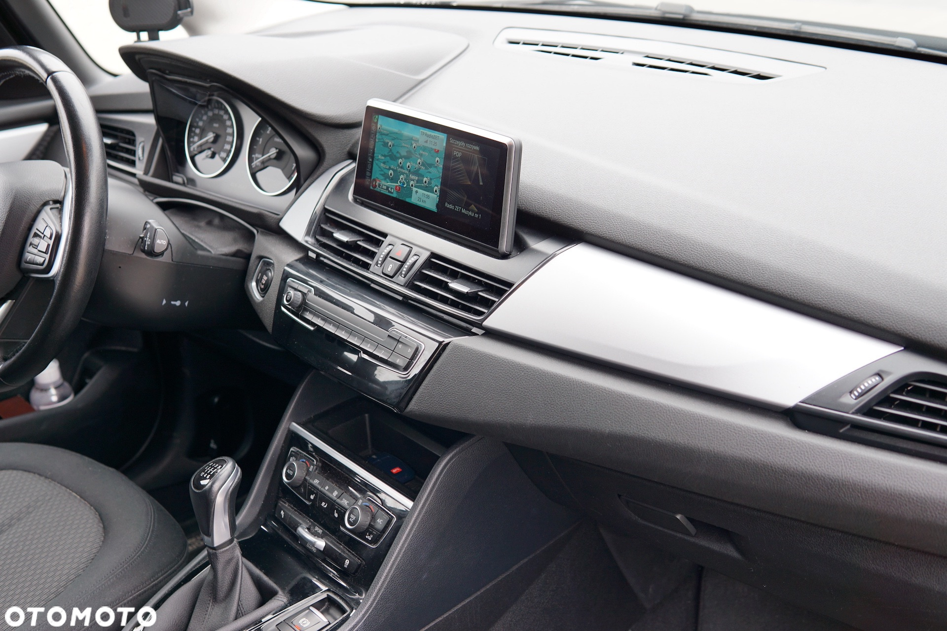 BMW Seria 2 218i Active Tourer - 11