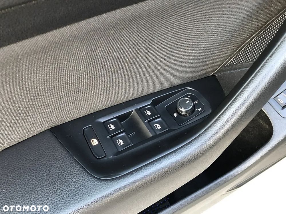 Volkswagen Passat 2.0 TDI BMT Comfortline DSG - 23