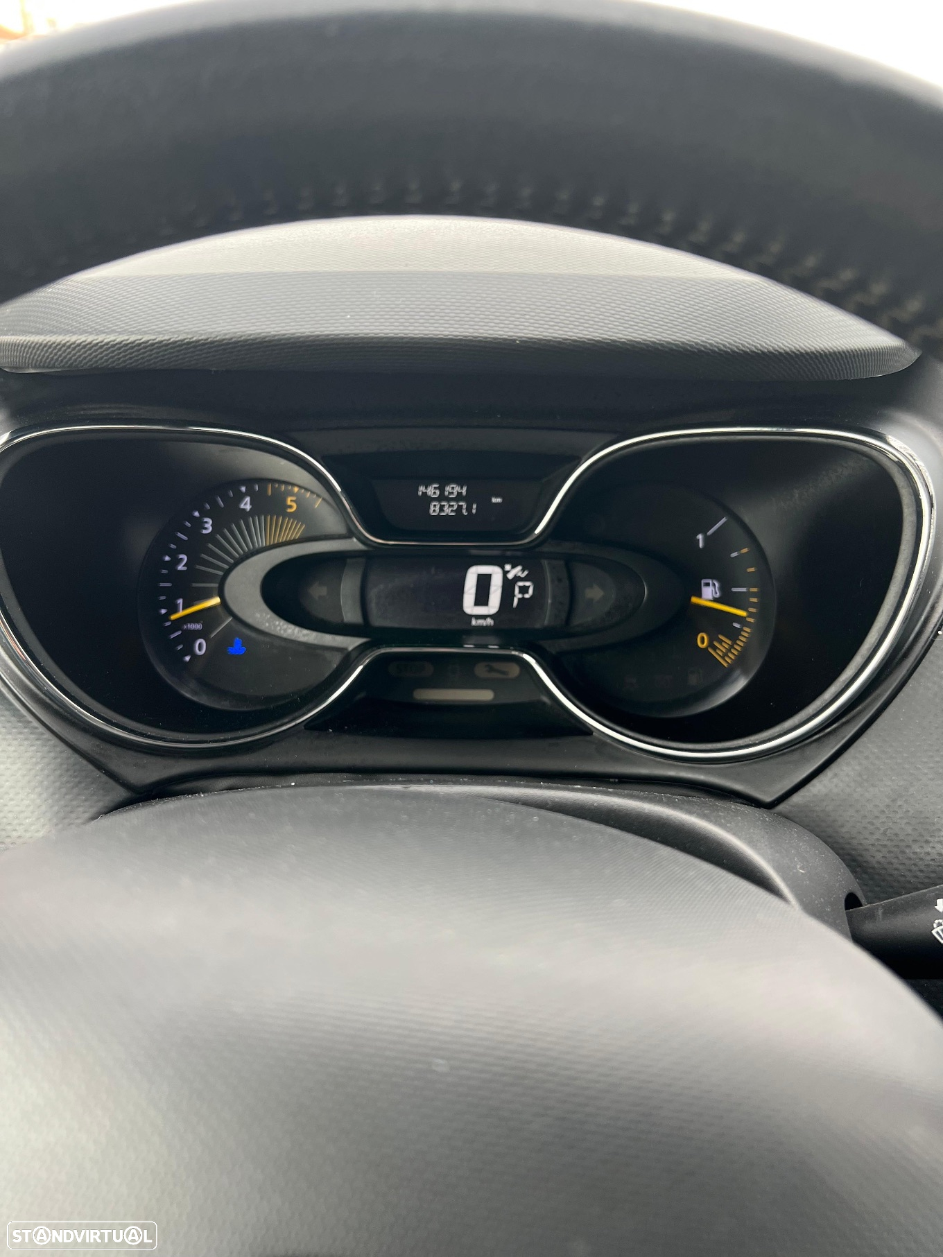Renault Captur 1.5 dCi Exclusive EDC - 14