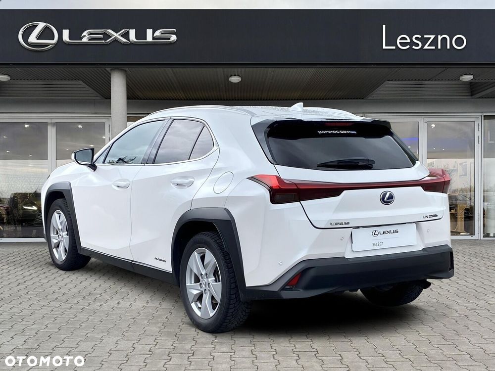 Lexus UX - 3