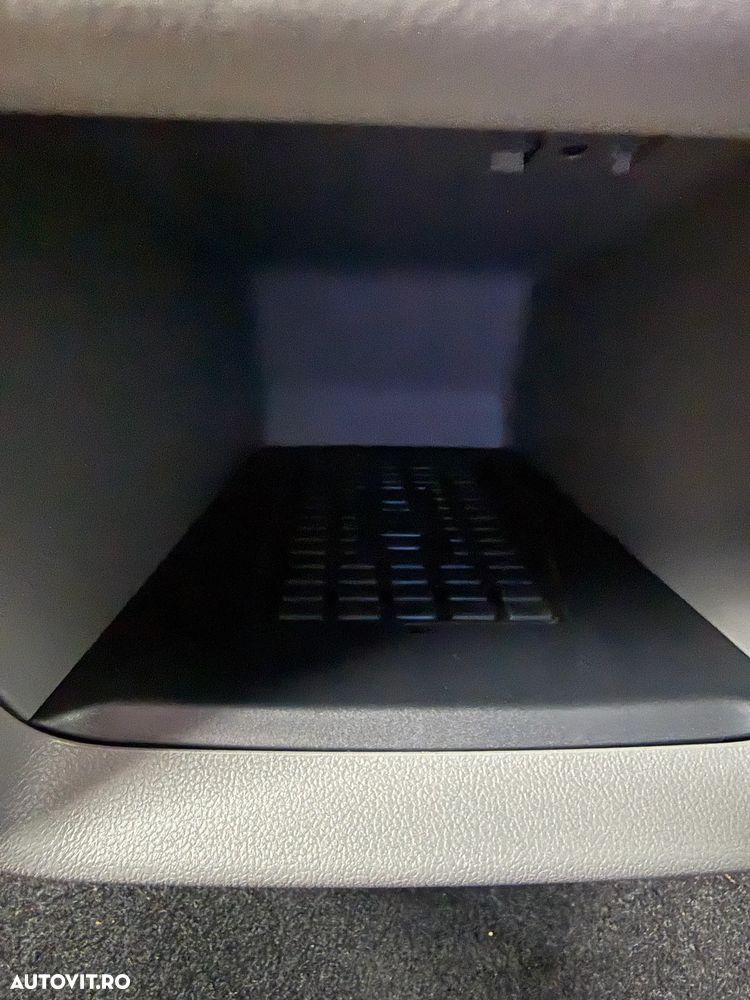 Ford Tourneo Custom - 25