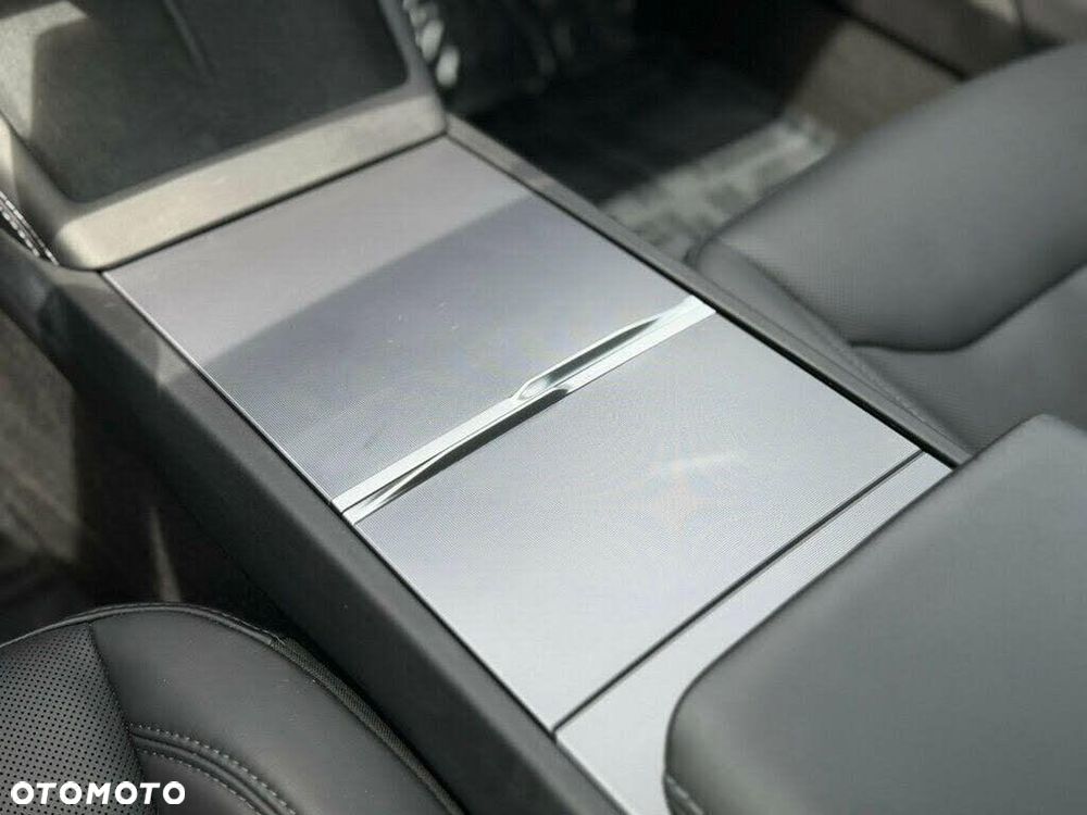 Tesla Model 3 Langstreckenbatterie Allradantrieb Dual Motor - 27