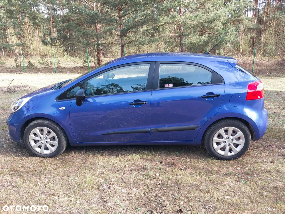 Kia Rio - 4