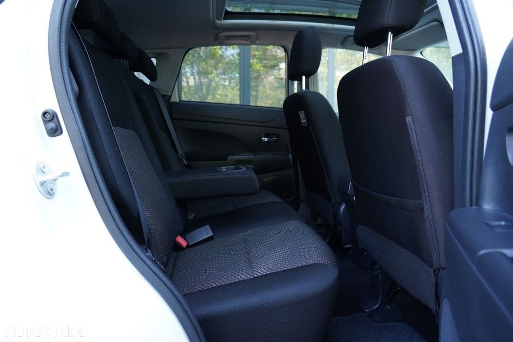 Mitsubishi ASX - 10