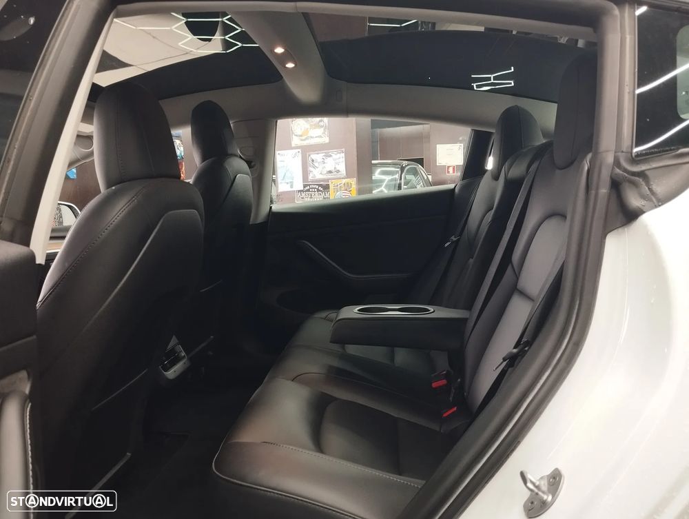 Tesla Model 3 Long Range Tração Traseira - 16