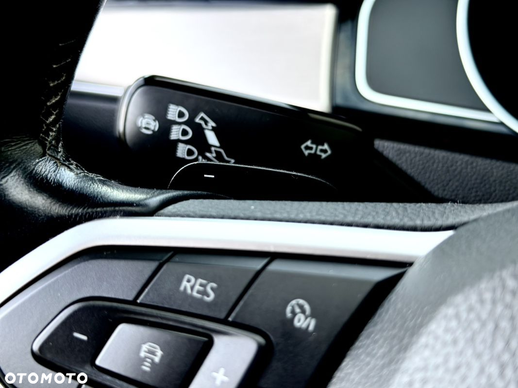 Volkswagen Passat Variant 2.0 TDI SCR DSG Highline - 40