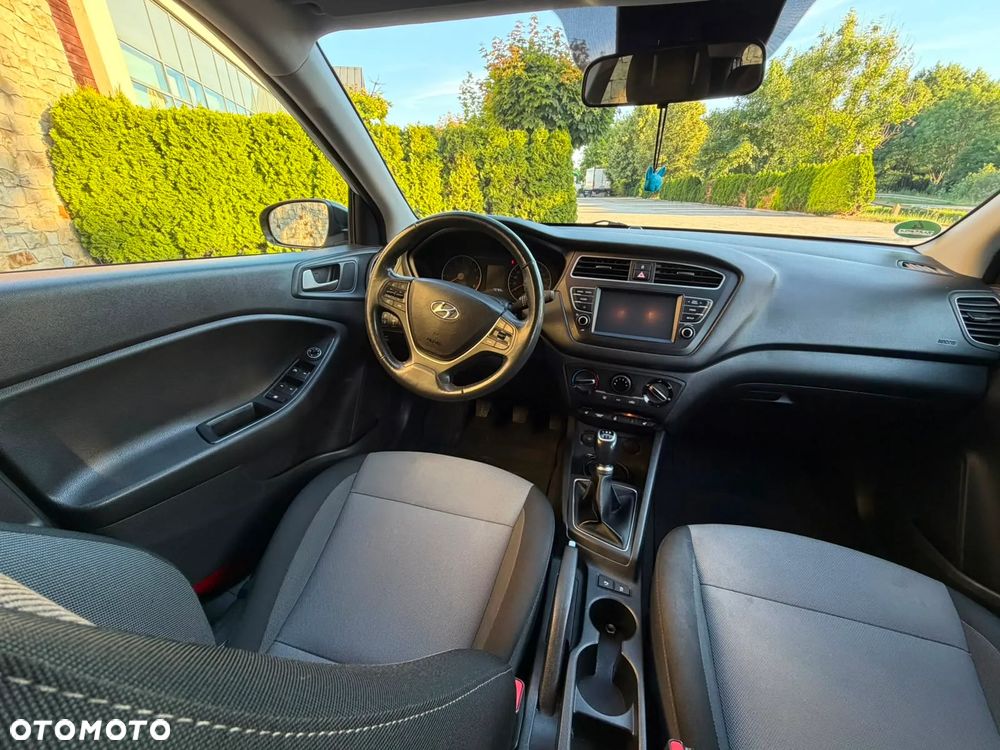 Hyundai i20 1.2 Trend - 27