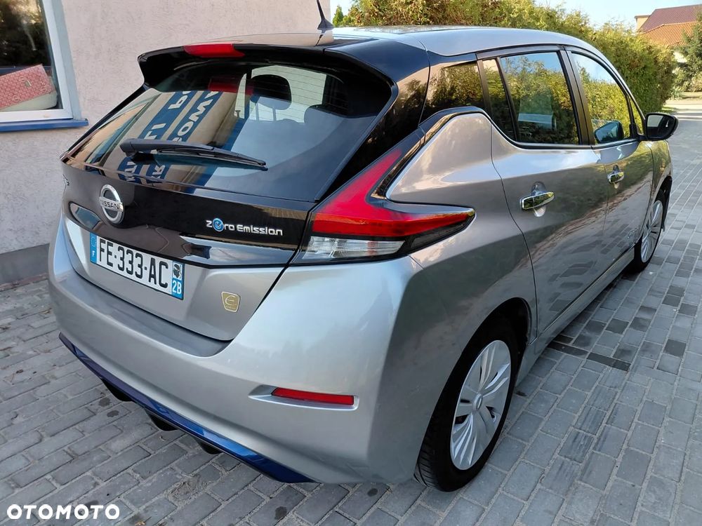 Nissan Leaf - 12