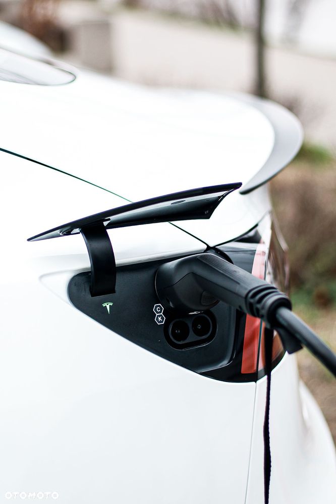 Tesla Model 3 - 5