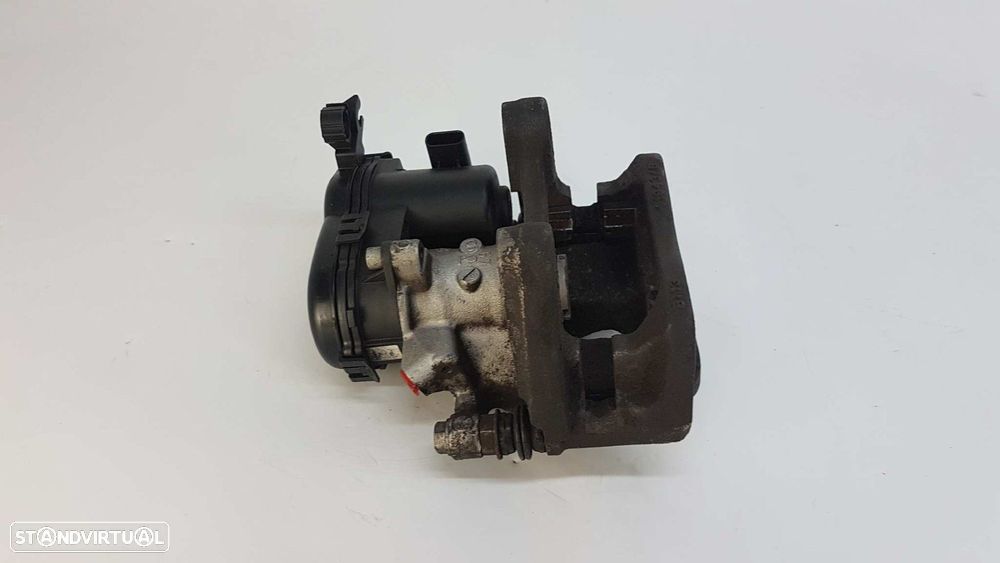 PINÇA DE TRAVÃO TRASEIRA ESQUERDA MERCEDES CLASE GLA (W156) GLA 200 CDI (156.908... - 4